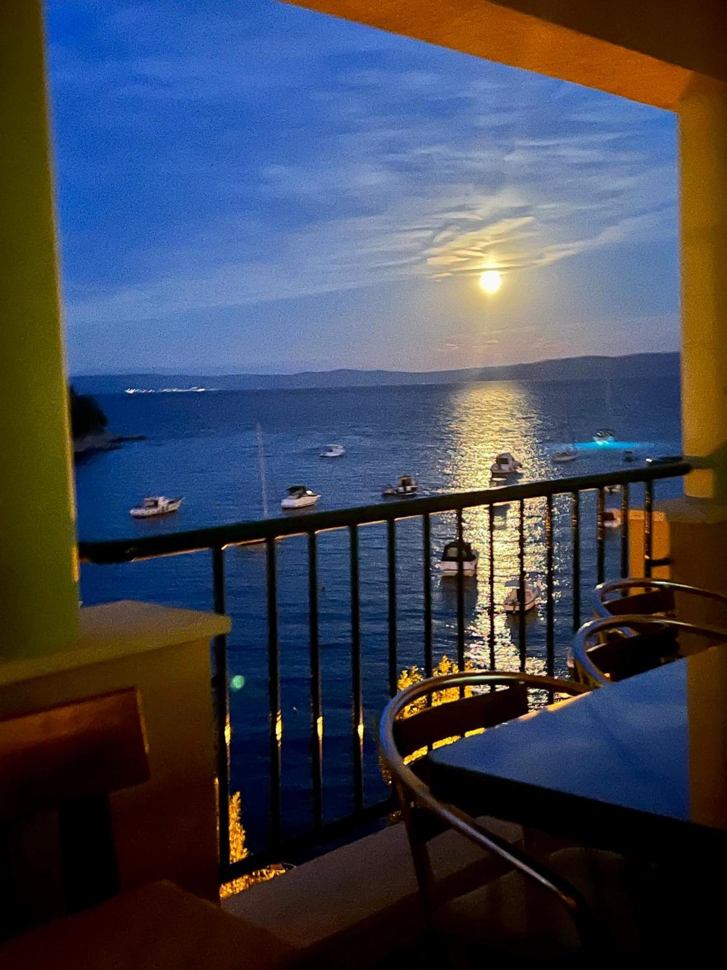 Villamar Beachfront Apartments With Free Private Parking Rabac Exteriör bild